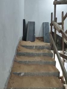 Требуются работники на укладку лестничных ступеней в Центре страны.